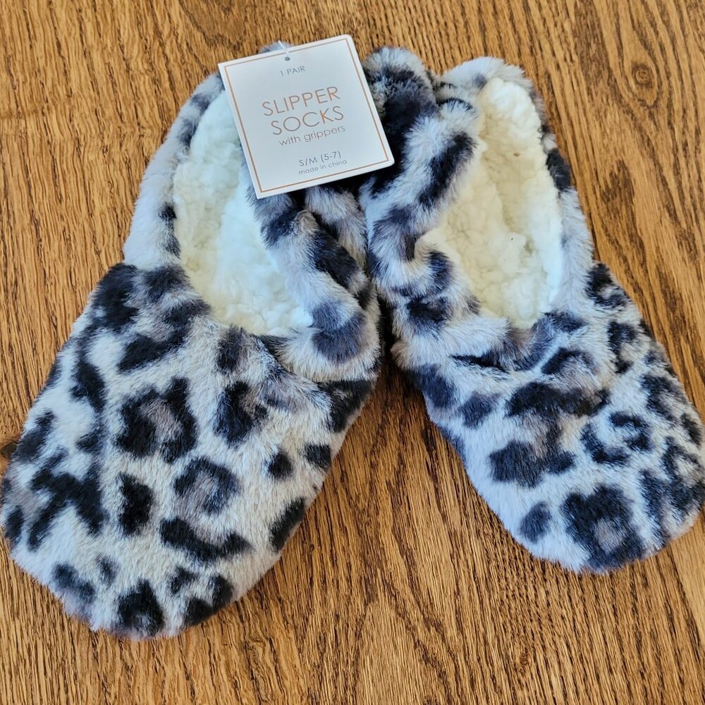NWT - Leopard Print Fuzzy Slipper Socks